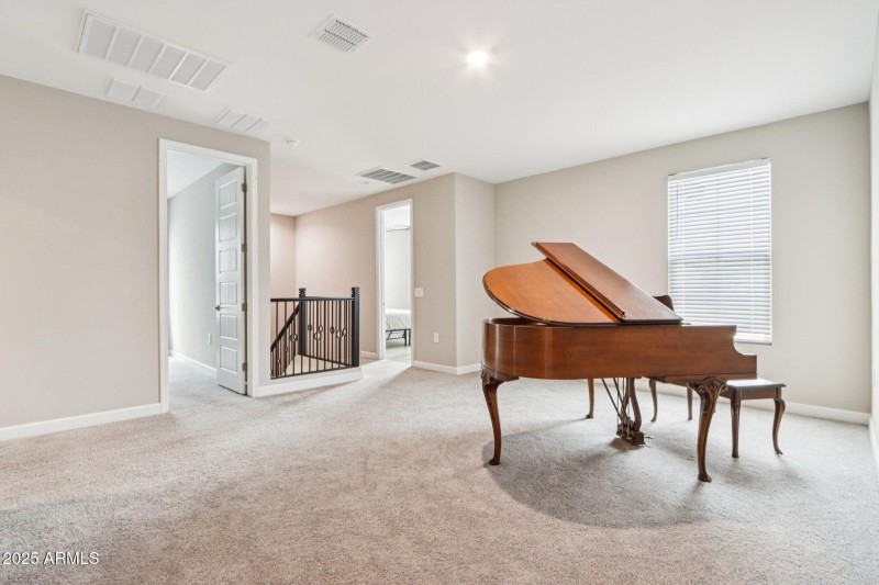 24-web-or-mls-E Muriel Dr-S0409-022