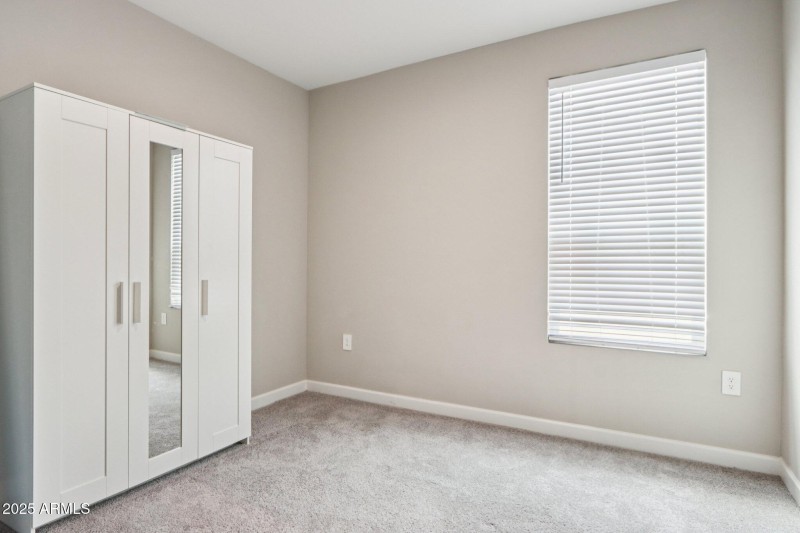 29-web-or-mls-E Muriel Dr-S0409-027