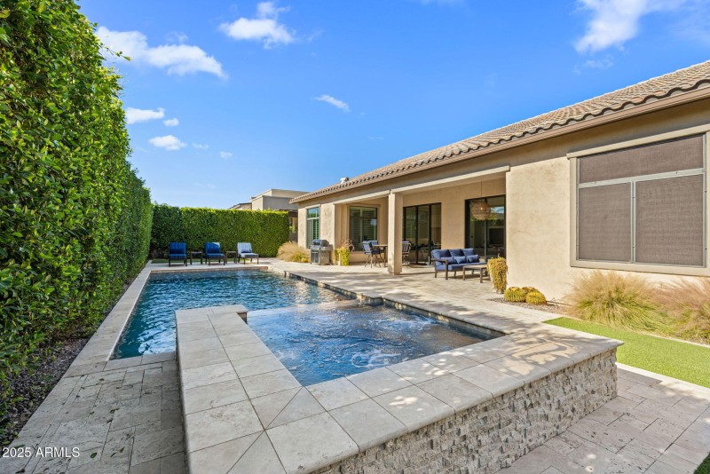 15-web-or-mls-251215-2521-E-Turnberry-Dr