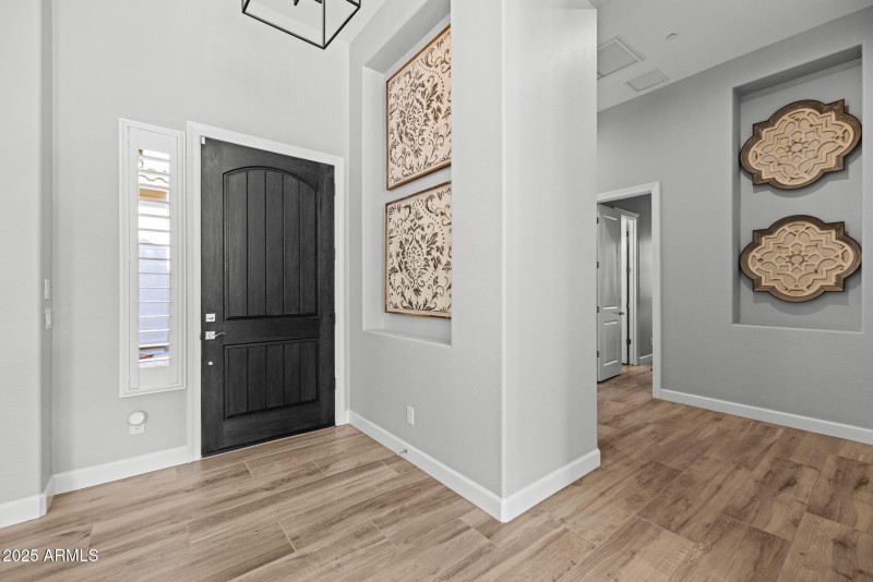 18-web-or-mls-251215-2521-E-Turnberry-Dr