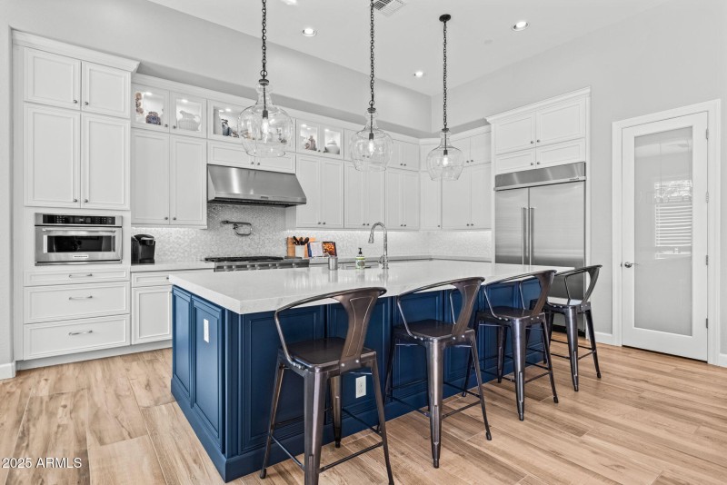 32-web-or-mls-251215-2521-E-Turnberry-Dr