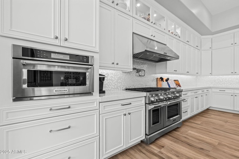 33-web-or-mls-251215-2521-E-Turnberry-Dr