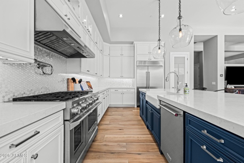 34-web-or-mls-251215-2521-E-Turnberry-Dr