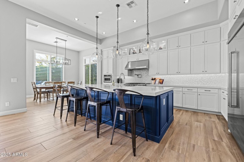 39-web-or-mls-251215-2521-E-Turnberry-Dr