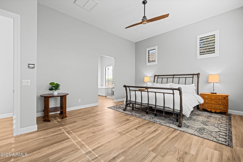 43-web-or-mls-251215-2521-E-Turnberry-Dr