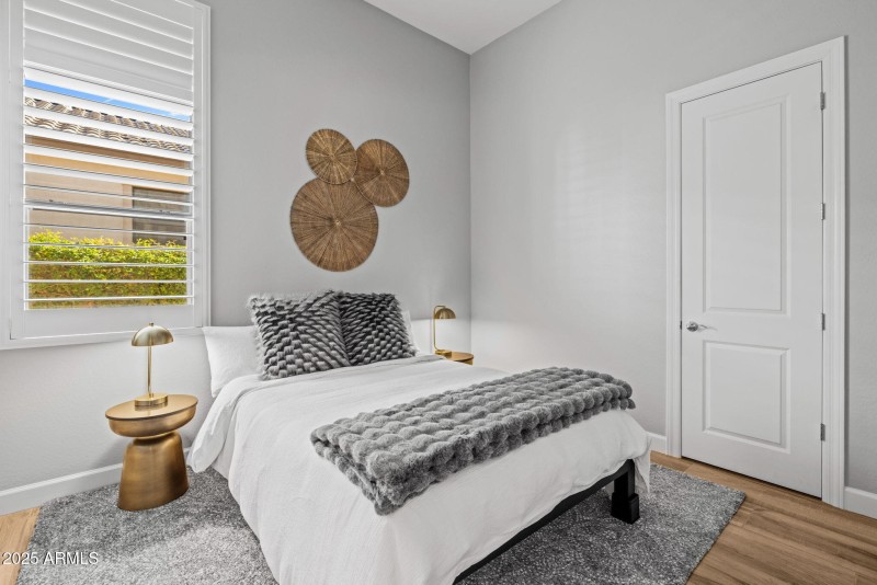 54-web-or-mls-251215-2521-E-Turnberry-Dr