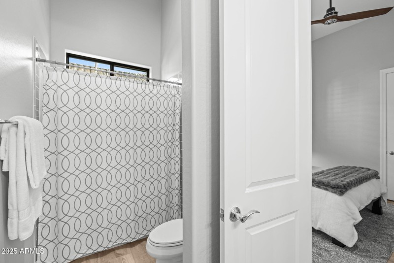 58-web-or-mls-251215-2521-E-Turnberry-Dr