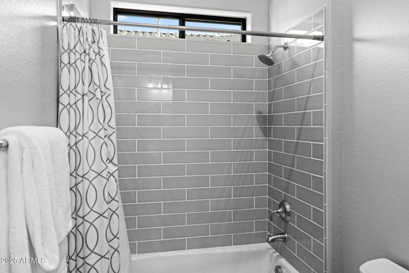 59-web-or-mls-251215-2521-E-Turnberry-Dr