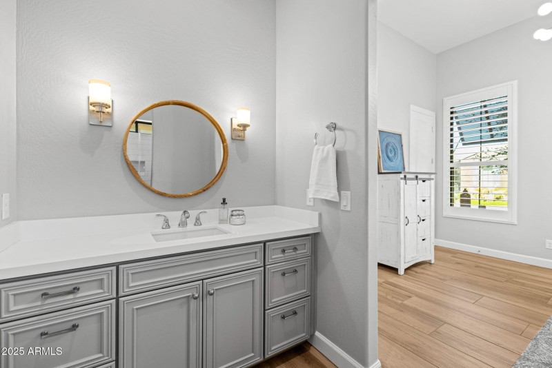 65-web-or-mls-251215-2521-E-Turnberry-Dr