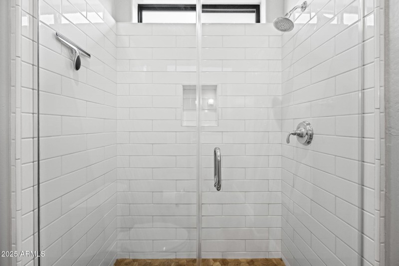 66-web-or-mls-251215-2521-E-Turnberry-Dr