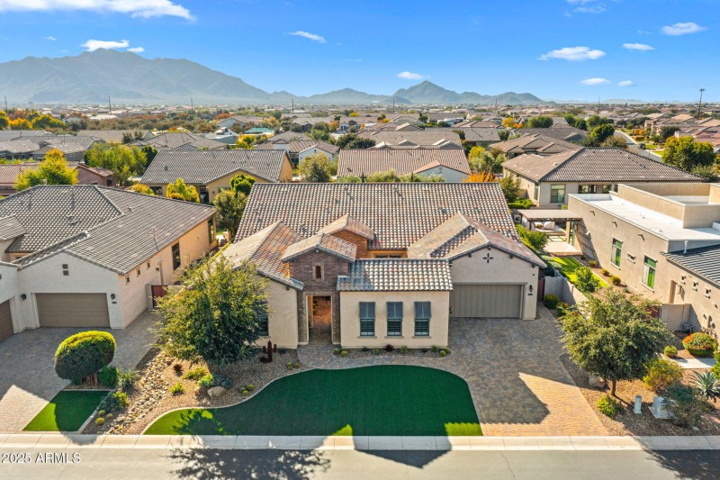 67-web-or-mls-251215-2521-E-Turnberry-Dr