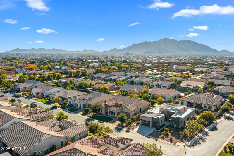 70-web-or-mls-251215-2521-E-Turnberry-Dr