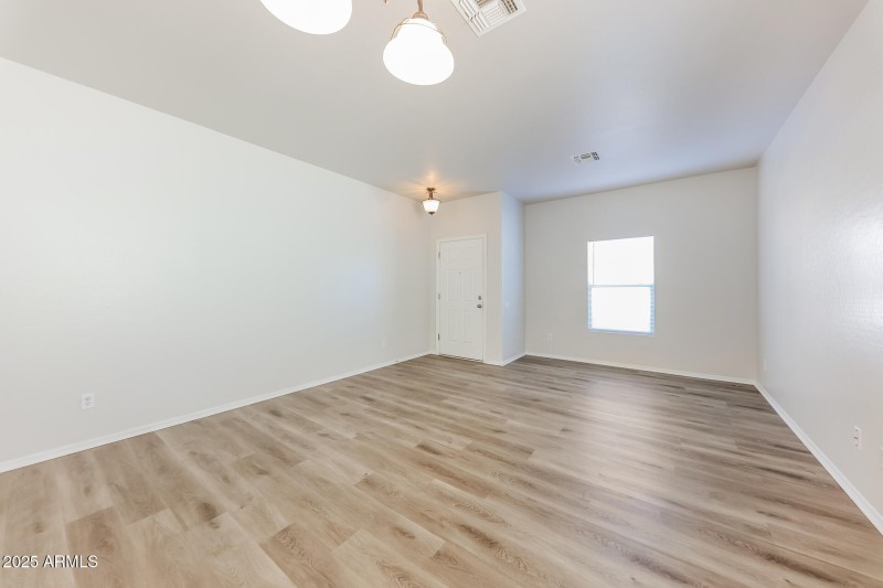 005-photo-living-room-15030178