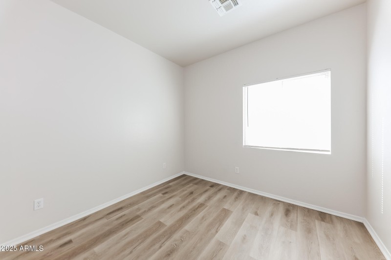 017-photo-bedroom-15030190