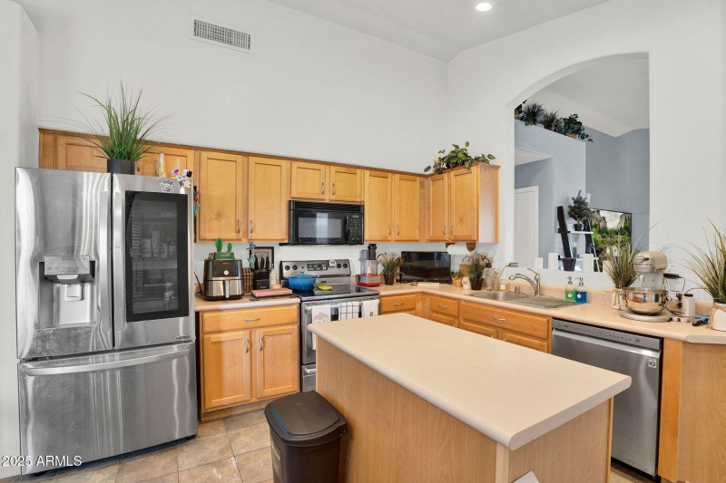 8-web-or-mls-1714 W Hiddenview Dr-11