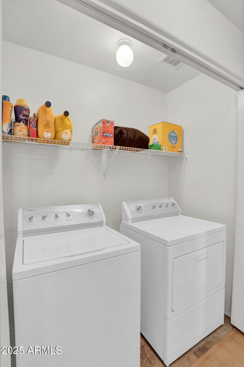 25-web-or-mls-1714 W Hiddenview Dr-24