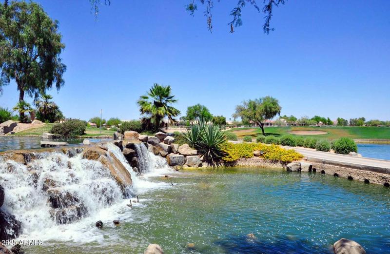 The Grand-Community Waterfall