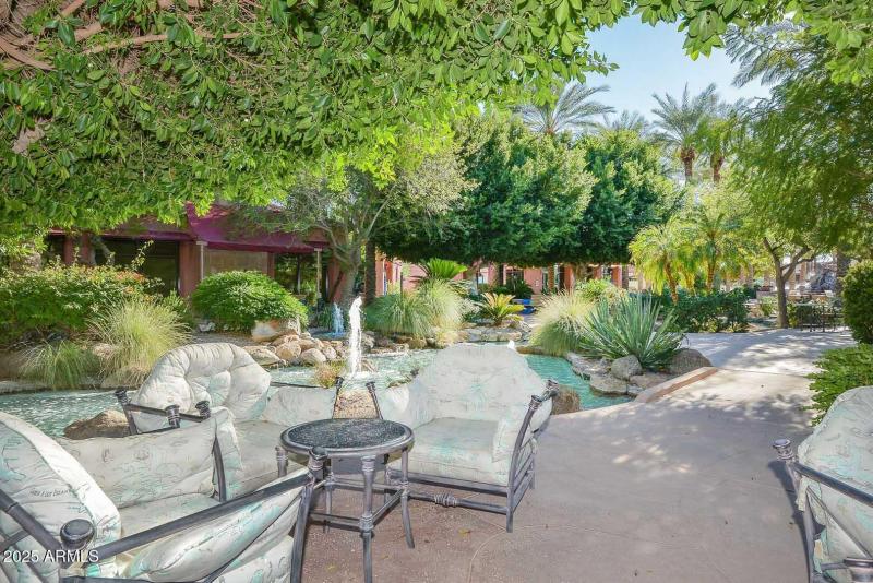 The Grand-Sonoran Center Patio