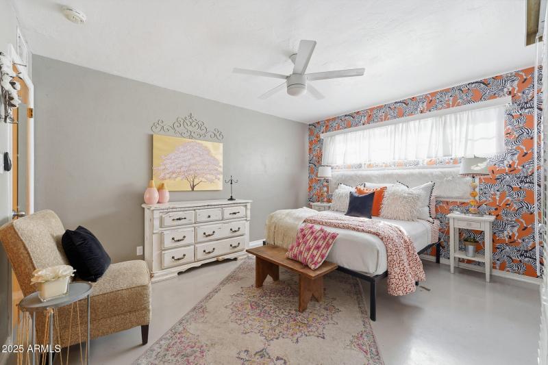 015-2341-primary-bedroom