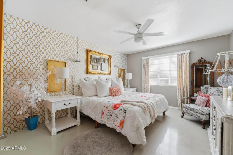 018-2341-guest-bedroom