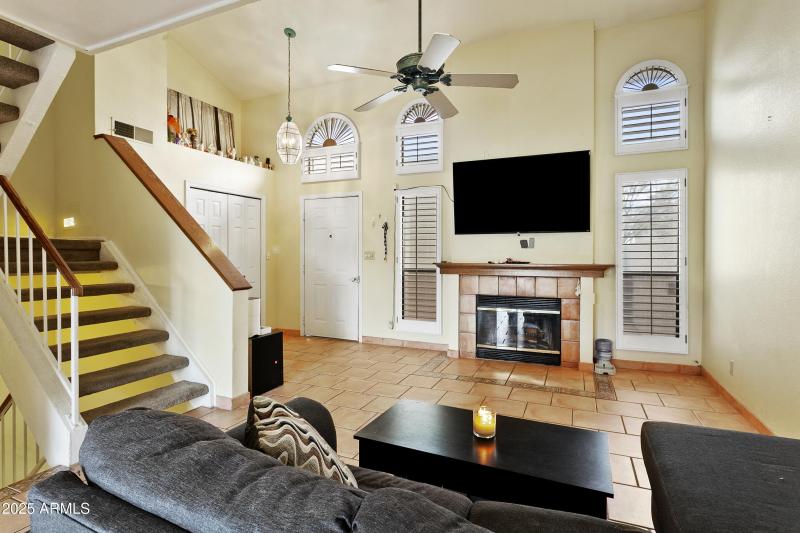 2524 El Paradiso_2524EParadiso119-005