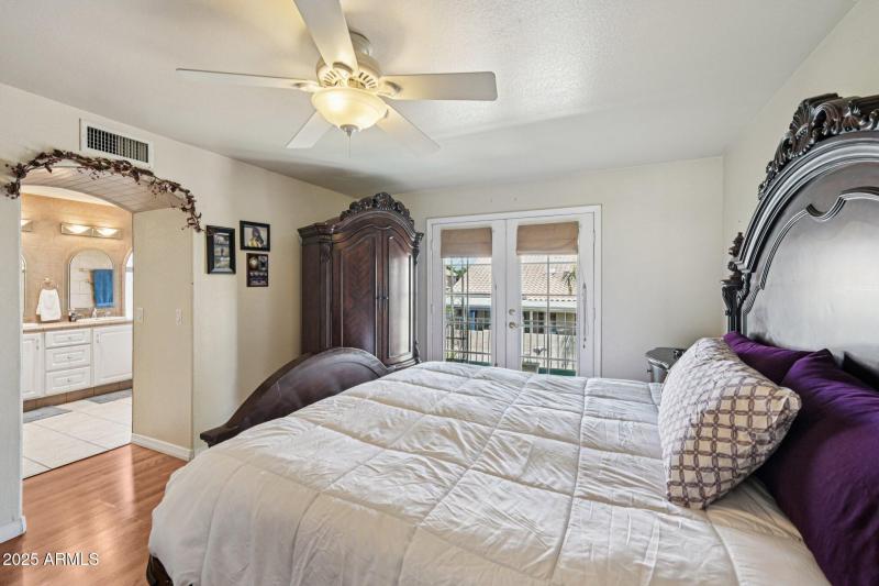 37-web-or-mls-W Michelle Dr-S0508-037