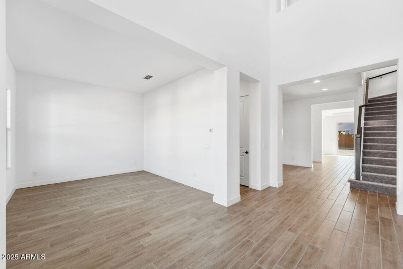 hj-az-phoenix-ellsworth-ranch-landmark-r