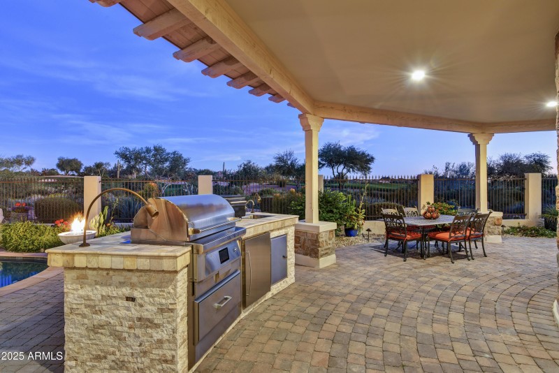 Outdoor Kitchen