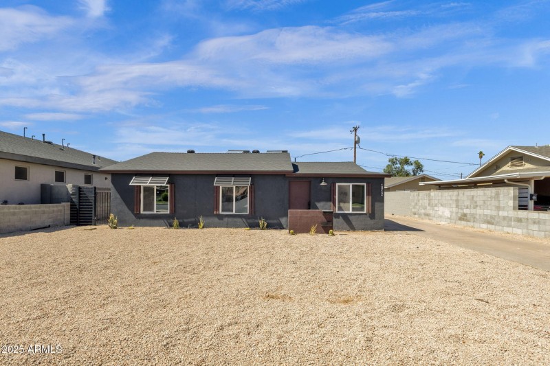 2-web-or-mls-1012-e-pierson-st