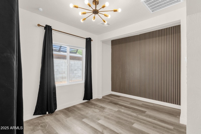 38-web-or-mls-1012-e-pierson-st