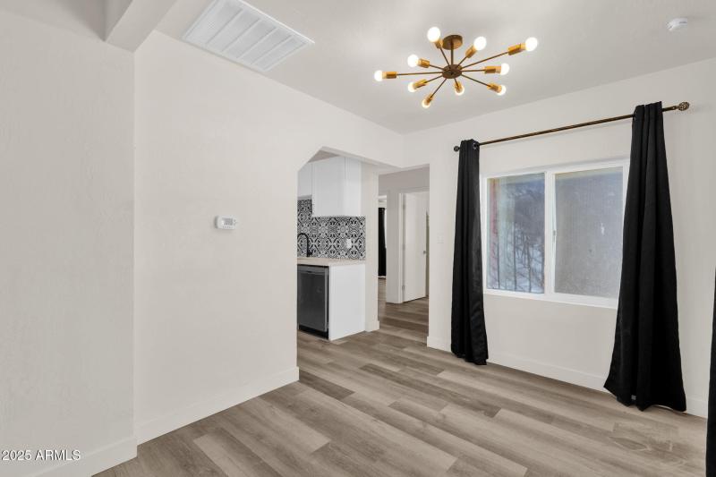 41-web-or-mls-1012-e-pierson-st