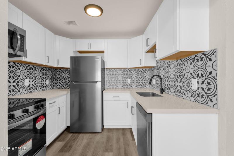 42-web-or-mls-1012-e-pierson-st