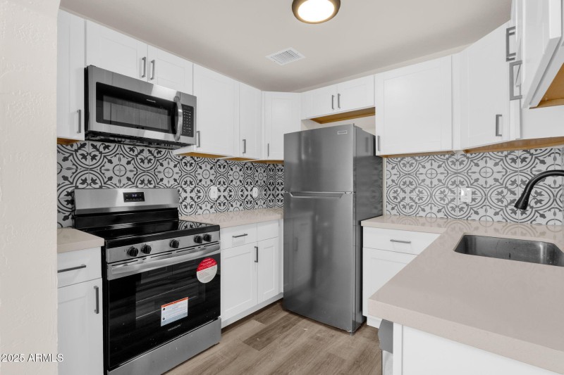 43-web-or-mls-1012-e-pierson-st