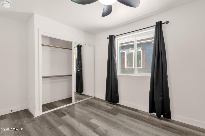 48-web-or-mls-1012-e-pierson-st