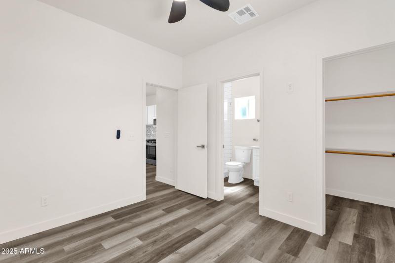 77-web-or-mls-1012-e-pierson-st