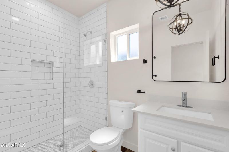 78-web-or-mls-1012-e-pierson-st