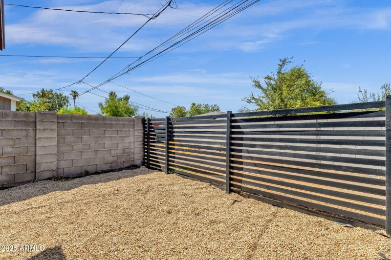 87-web-or-mls-1012-e-pierson-st