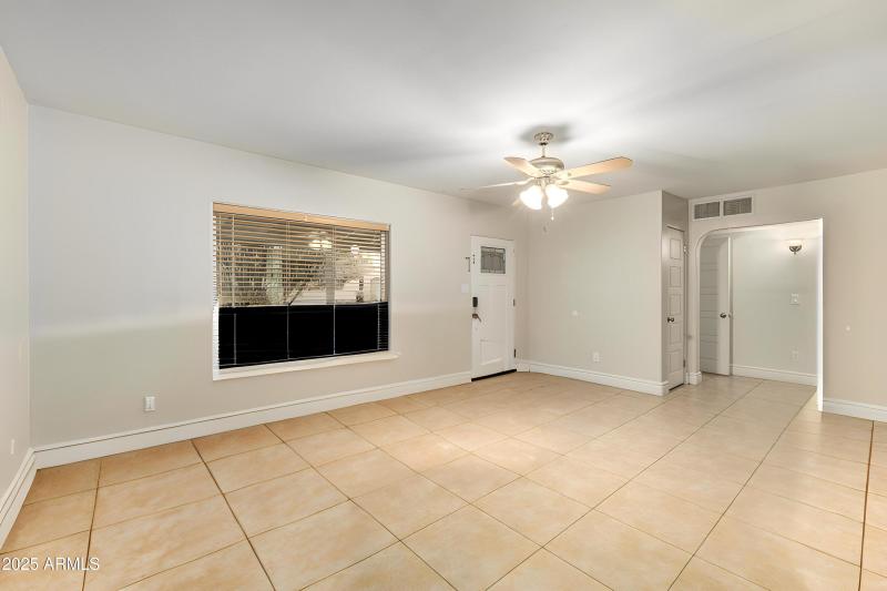 14-10th - Furniture removed - 0