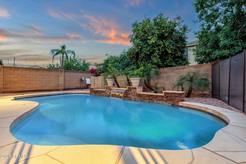 44-web-or-mls-969-e-oakland-st