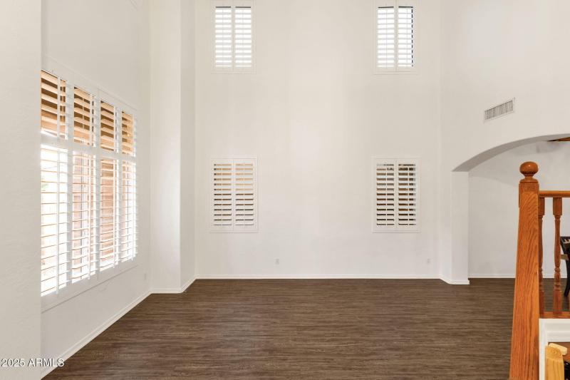 12-web-or-mls-969-e-oakland-st