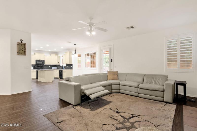 21-web-or-mls-969-e-oakland-st