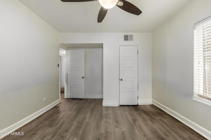 30-10th - Furniture removed - 0