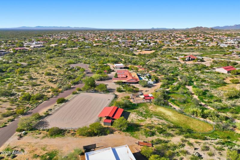 3.85 Acre Ranch w/ Arena