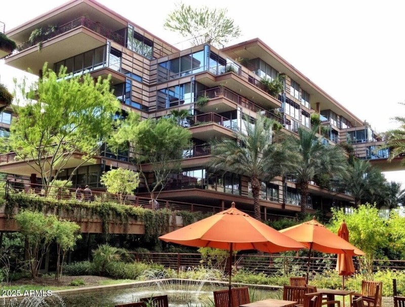 optima camelview outside