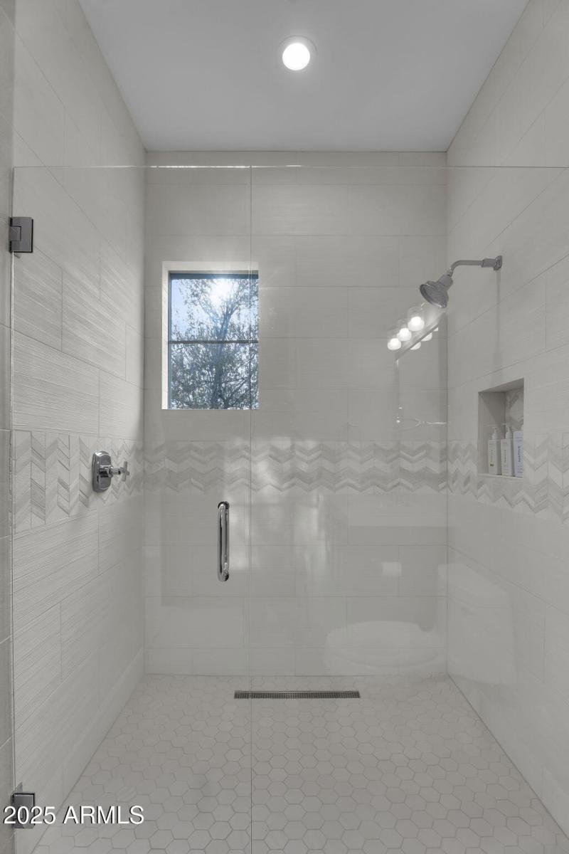 86-web-or-mls-Aniko-81