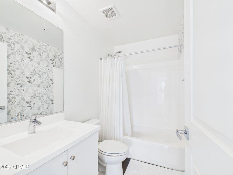 18-web-or-mls-CAM03379G0-PR0169-STILL016