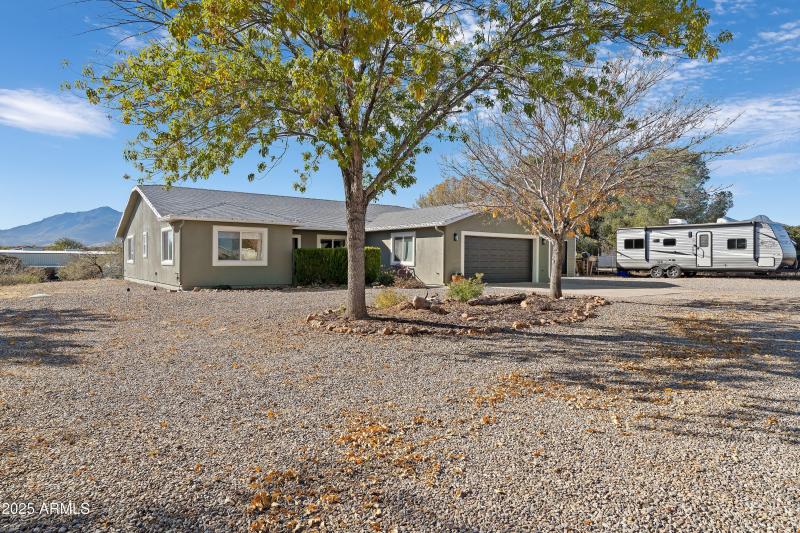 Mature Low Maintenance Landscaping