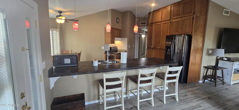 Kitchen Eat in Island