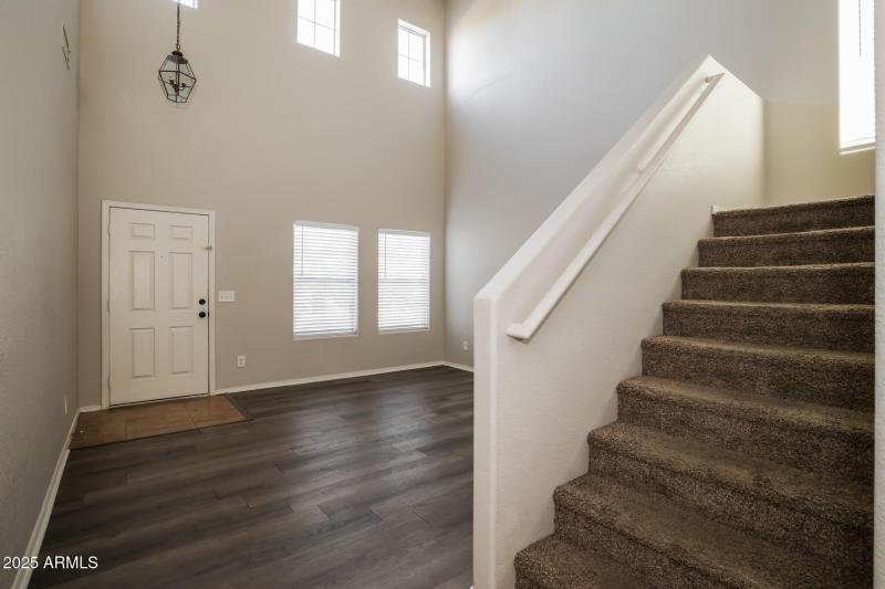 007-photo-living-room-15024599