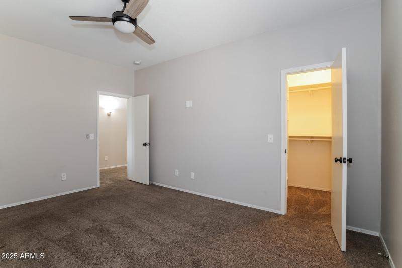 017-photo-bedroom-15024590